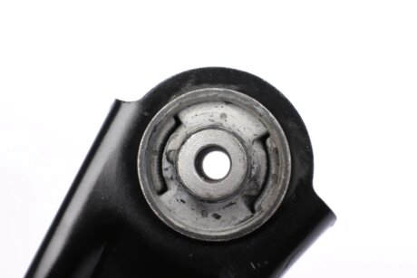 Важіль передньої підвіски rts 96904521