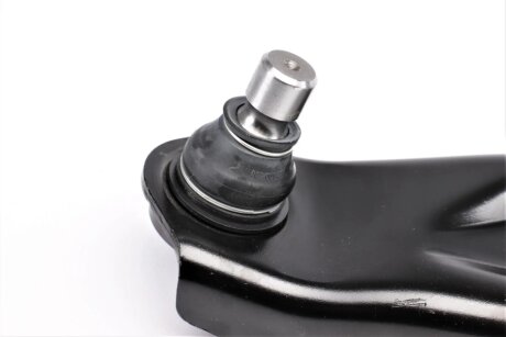 Важіль передньої підвіски rts 96904521