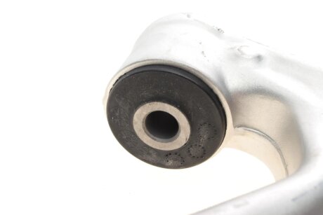 Важіль передньої підвіски rts 96959792