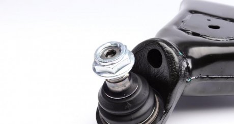 Важіль передньої підвіски rts 96014782