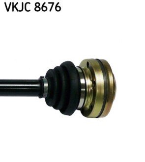 Приводна напіввісь skf VKJC8676