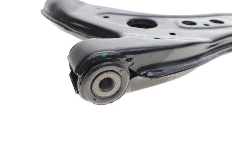 Важіль передньої підвіски skf VKDS321100B