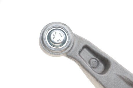 Важіль передньої підвіски skf VKDS321504B