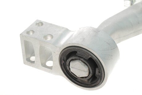 Важіль передньої підвіски skf VKDS322011B