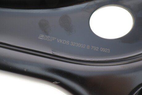 Важіль передньої підвіски skf VKDS323002B
