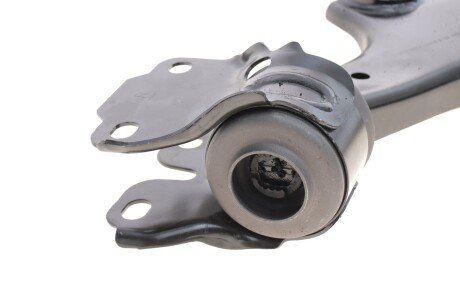 Важіль передньої підвіски skf VKDS324008B