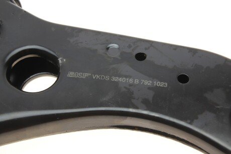 Важіль передньої підвіски skf VKDS324016B