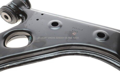 Важіль передньої підвіски skf VKDS325004B