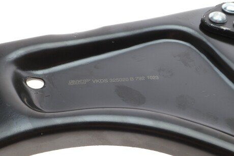 Важіль передньої підвіски skf VKDS325020B