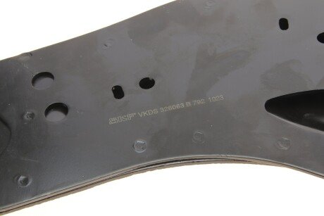 Важіль передньої підвіски skf VKDS326063B