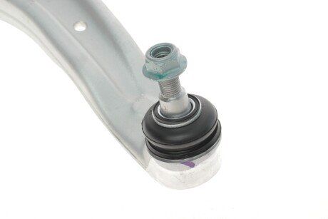 Важіль передньої підвіски skf VKDS328024B