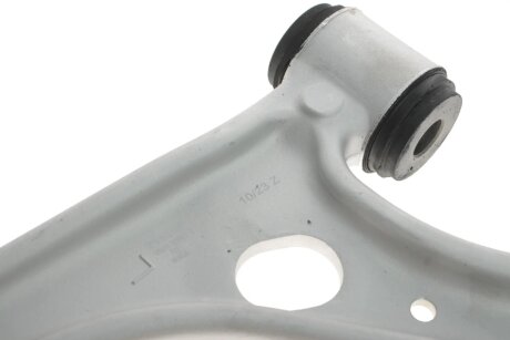 Важіль передньої підвіски skf VKDS328025B