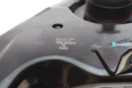 Важіль передньої підвіски skf VKDS825308B