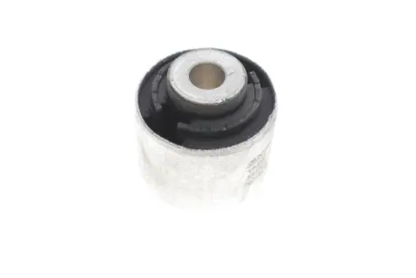 Сайлентблок переднього важеля SKF VKDS331027