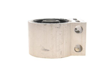 Сайлентблок переднего рычага skf VKDS335009