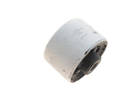 Сайлентблок переднього важеля skf VKDS336055