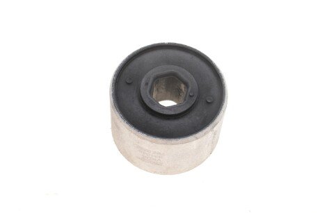 VW С/блок нижнего рычага задний Caddy.Skoda Octavia,Audi A2 00- skf VKDS331048