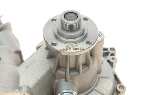 Водяной насос skf VKPC88832
