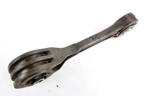 Подушка (опора) двигуна Subaru 41040FE000