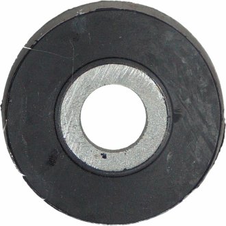 Сайлентблок переднего рычага swag 30600026