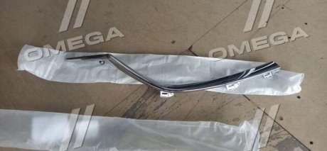 Молдинг решетки радиатора пра. MAZDA 6 13-16 tempest 034 4585 994 на Мазда 6 gh