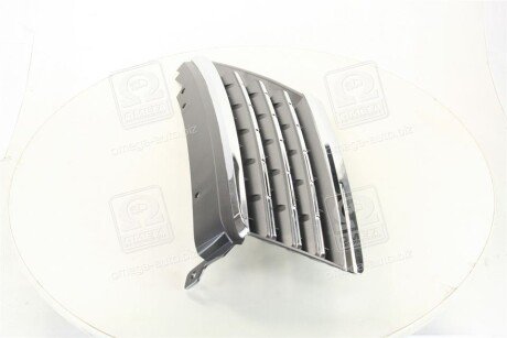 Решетка радиатора лев. NIS TIIDA 05- tempest 0370400911