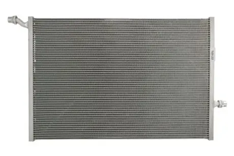 Радиатор интеркулера thermotec DAM020TT Мерседес W205