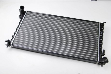 Радиатор Berlingo/Partner 1.8/1.9D/2.0HDI 98-03 (667x359x32) thermotec D7P006TT