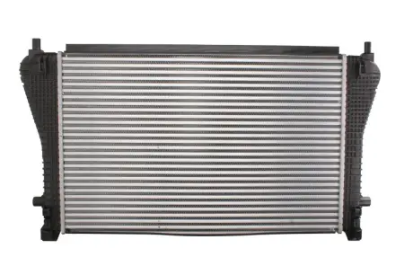 Радиатор интеркулера thermotec DAW011TT