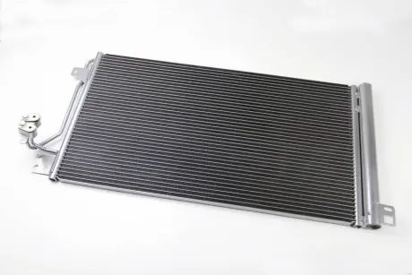 Радиатор кондиционера T5 03- Thermotec KTT110030