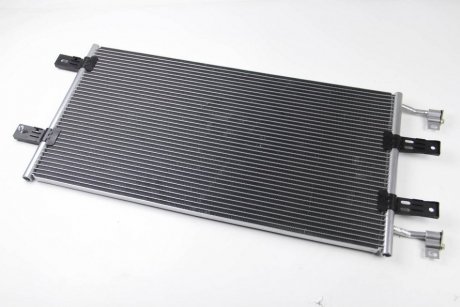 Радиатор кондиционера Trafic/Vivaro 2.5dCi 03- thermotec KTT110351