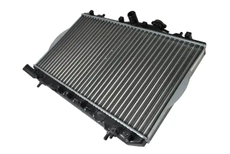 Радиатор охлаждения двигателя thermotec D70503TT