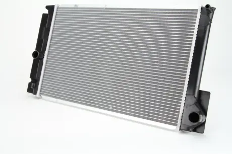 Радіатор охолодження двигуна Thermotec D72030TT