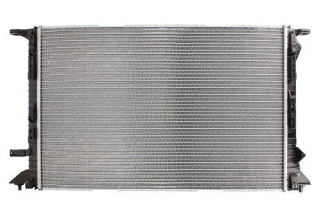 Радиатор охлаждения двигателя thermotec D7A024TT