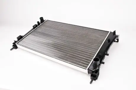 Радиатор охлаждения двигателя thermotec D7F032TT Фиат Гранде пунто