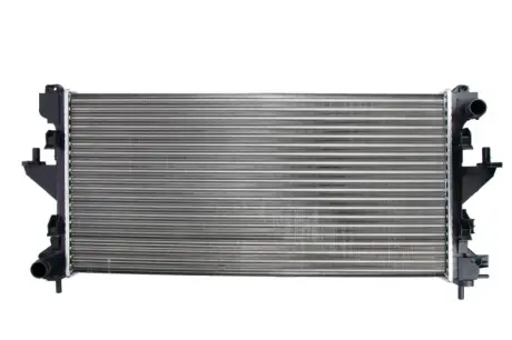 Радіатор охолодження двигуна Thermotec D7P063TT