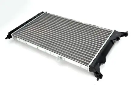 Радіатор охолодження двигуна Thermotec D7X060TT