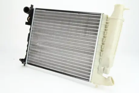 Радіатор thermotec D7P025TT Пежо 306