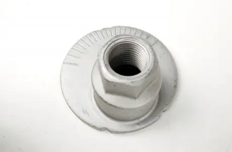 Гайка з ексцентриком Sequoia 00-/Land Cruiser 90 00-/Lexus GX 470 02- Toyota 4845235020