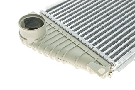 Радиатор интеркулера trucktec Automotive 0240169