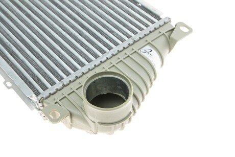 Радиатор интеркулера trucktec Automotive 0240169