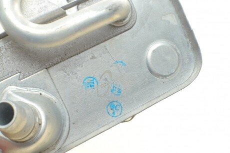 Радіатор масляний trucktec Automotive 0825069