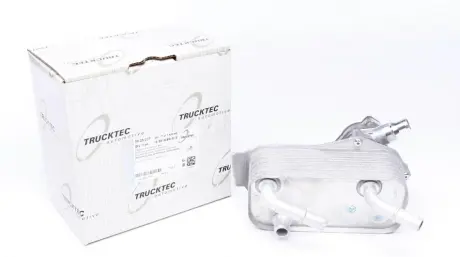 Радиатор масляный trucktec automotive 0825037 Бмв E87