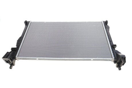 Радиатор охлаждения двигателя trucktec Automotive 0240358