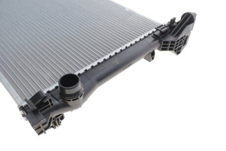 Радиатор охлаждения двигателя trucktec Automotive 0240358