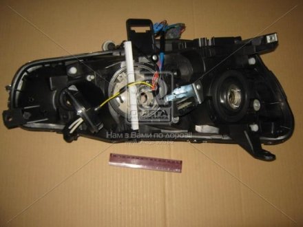 Передняя фара tyc 20B302052B