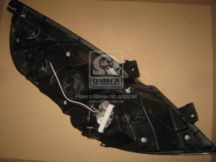 Передняя фара tyc 20C338052B на Рено Мастер 3