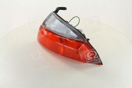 Фонарь лев. TOY HI-ACE 96-99 tyc 185616052B