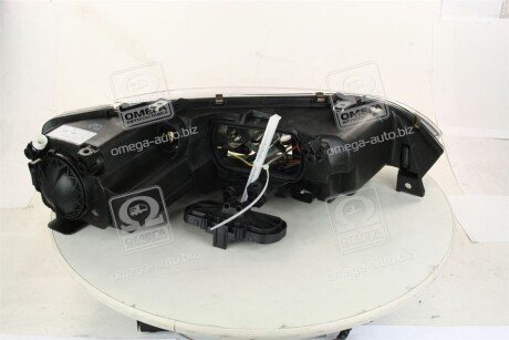 Передня фара tyc 20A330052B