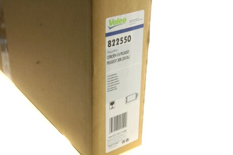 Конденсатор (радіатор) кондиціонера valeo phc 822550